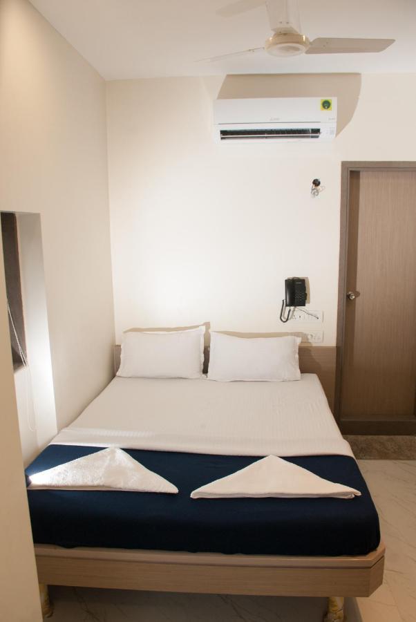 City Hotel Mumbai Luaran gambar